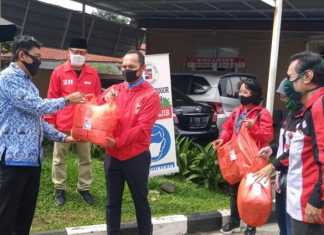 Dukung Tim Medis RSUD, PSI Kota Bogor dan LSM MRB Sumbang APD dan Masker