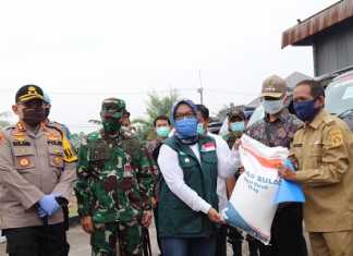 ADE YASIN LEPAS TRUK KIRIM BERAS KE KECAMATAN LEUWILIANG