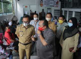 Wali Kota dan Ketua DPRD Pantau Langsung Distribusi Bansos APBD Kota Tahap II