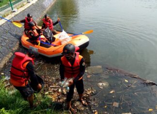 Bersihkan Sekretariat dan Danau Pemda, Upaya Kwarcab Kabupaten Bogor Peringati WCD