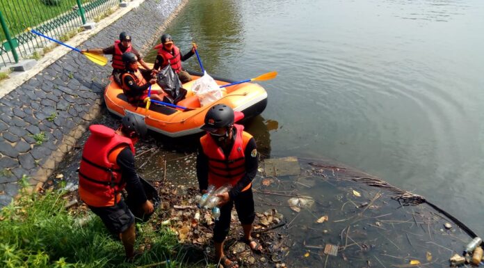 Bersih-Bersih Graha Pandu Hingga Pemda, Cara Pramuka Peduli Kabupaten Bogor Peringati WCD Bersihkan Sekretariat dan Danau Pemda, Upaya Kwarcab Kabupaten Bogor Peringati WCD