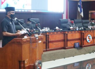 Bima Arya di Rapat Paripurna DPRD Kota Bogor.