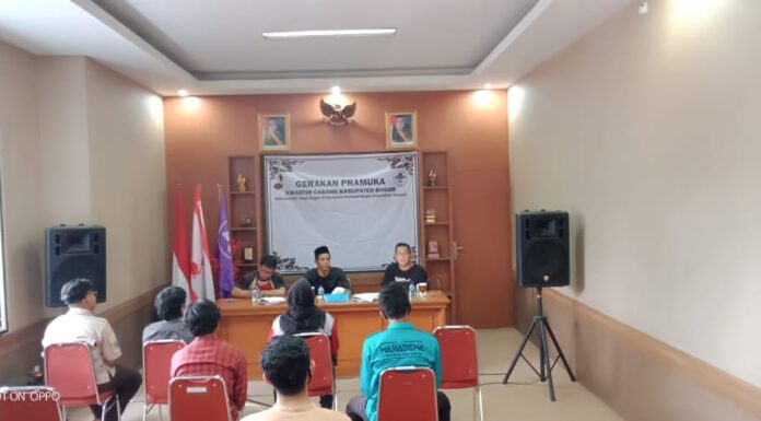 Pertemuan Waka Kominfo Kwarcab Kab. Bogor bersama jurnalis Pramuka untuk tim publikasi Kwarcab Kab. Bogor dengan menerapkan protokol kesehatan.