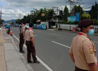 Anggota Pramuka Kwarran Cisarua Ikut Giat PAM Lalin dan Operasi Wibawa Praja