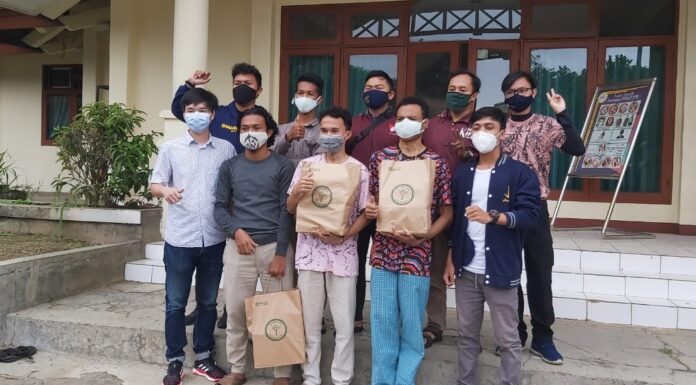 Didukung Rumah Beta Foundation, Ranger of Change IPB Bagi-bagi Donasi di Sekitar Kampus